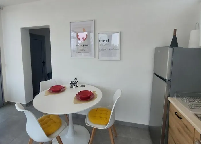 Summer Project Theros Apartamento